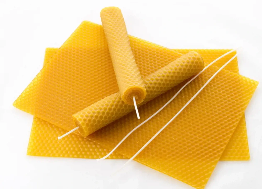 Sada na výrobu až 20 motaných svíček ze včelího vosku